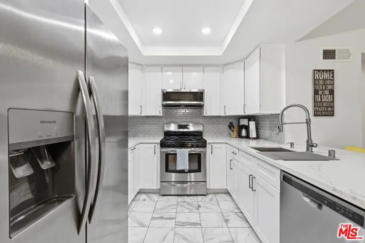 15155 Sherman Way 47, Van Nuys, California 91405