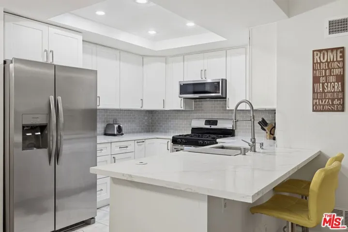 15155 Sherman Way 47, Van Nuys, California 91405