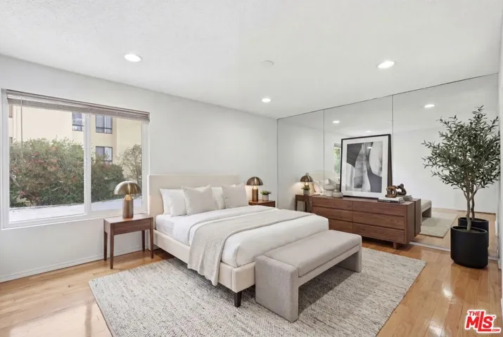15155 Sherman Way 47, Van Nuys, California 91405