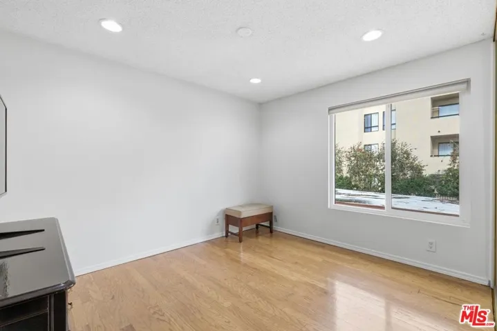 15155 Sherman Way 47, Van Nuys, California 91405