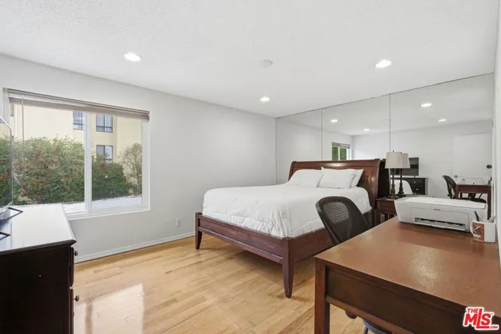 15155 Sherman Way 47, Van Nuys, California 91405