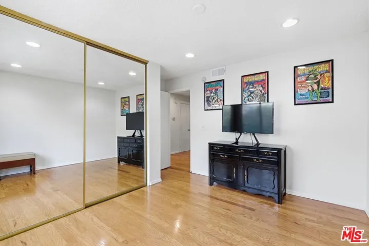 15155 Sherman Way 47, Van Nuys, California 91405