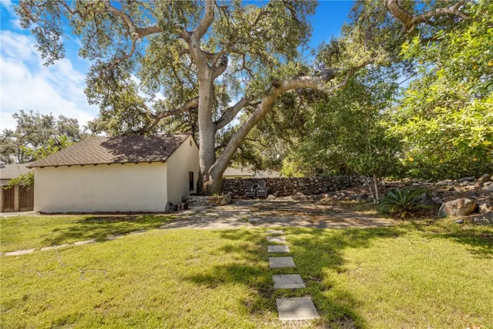 2151 N Altadena, Altadena, California 91001