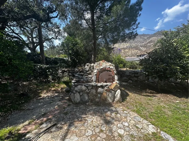 2151 N Altadena, Altadena, California 91001