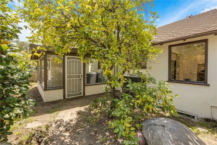 2151 N Altadena, Altadena, California 91001