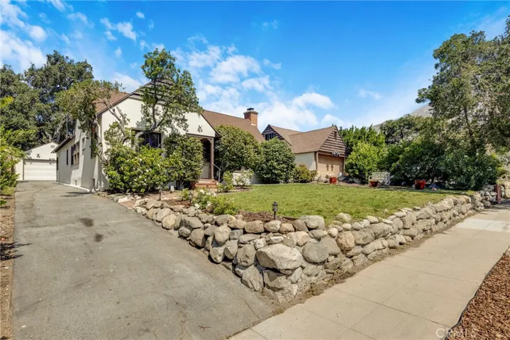 2151 N Altadena, Altadena, California 91001