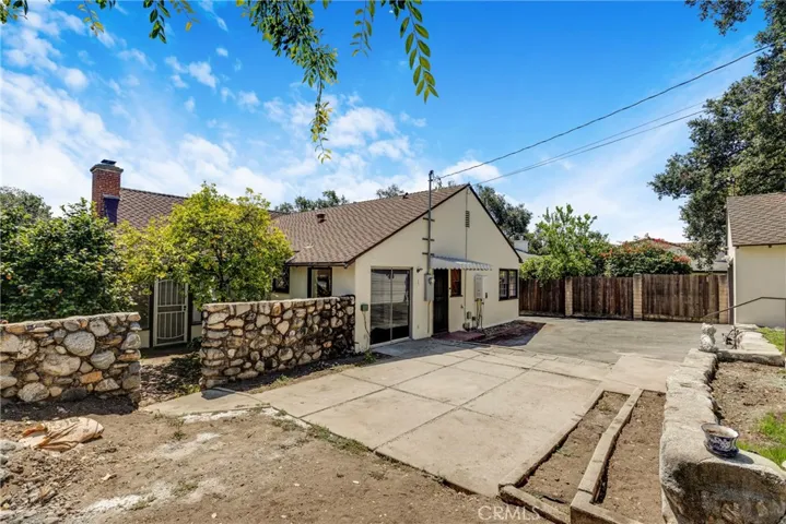 2151 N Altadena, Altadena, California 91001