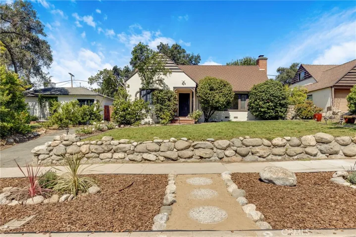 2151 N Altadena, Altadena, California 91001