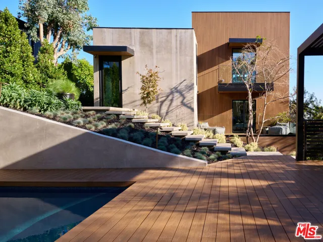 2309 Hollyridge Drive, Los Angeles, California 90068