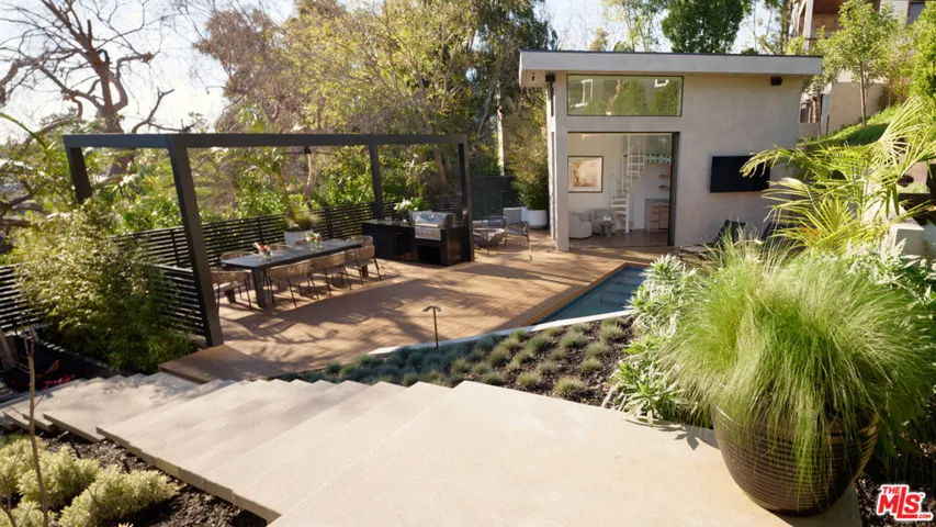 2309 Hollyridge Drive, Los Angeles, California 90068