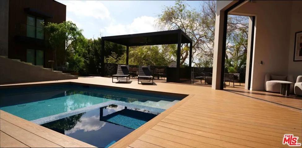 2309 Hollyridge Drive, Los Angeles, California 90068
