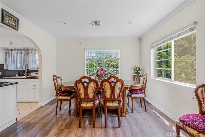 FORMAL DINING AREA