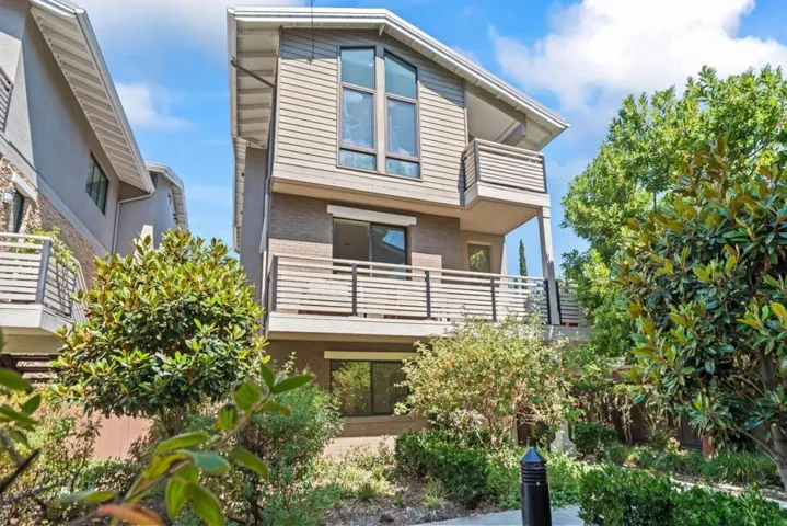 411 Brassinga Court, Palo Alto, California 94306
