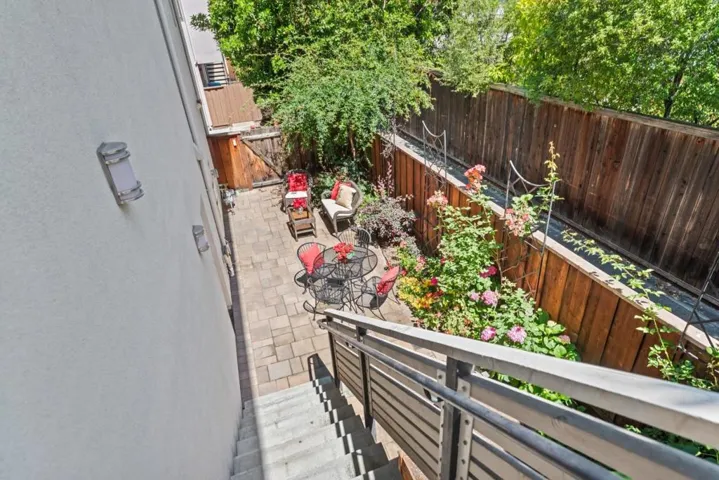 411 Brassinga Court, Palo Alto, California 94306