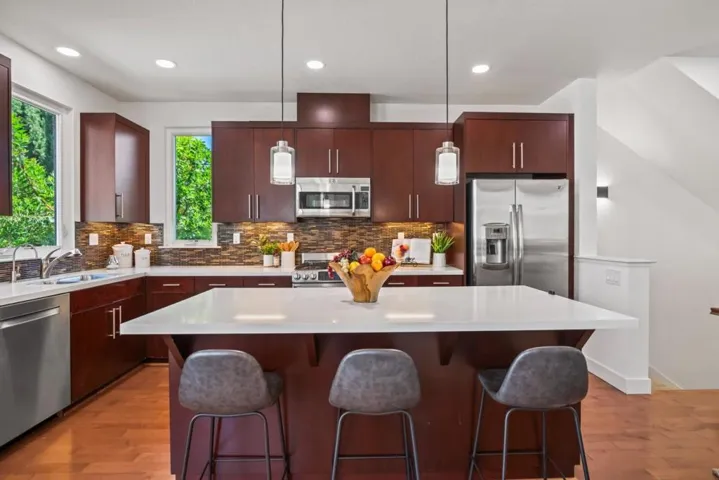 411 Brassinga Court, Palo Alto, California 94306