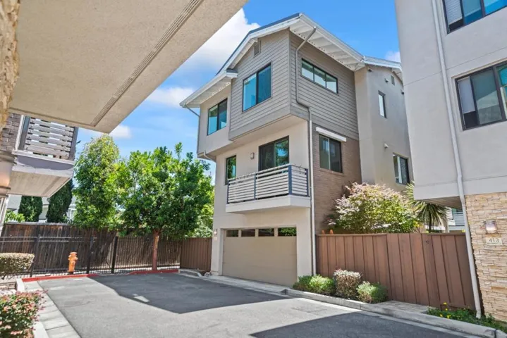 411 Brassinga Court, Palo Alto, California 94306