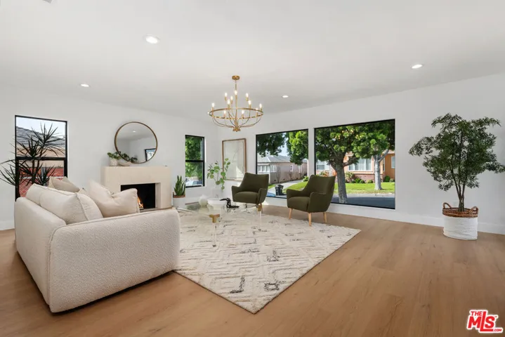5168 Southridge Avenue, Los Angeles, California 90043