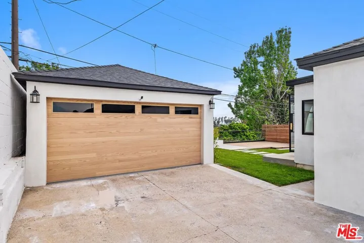 5168 Southridge Avenue, Los Angeles, California 90043