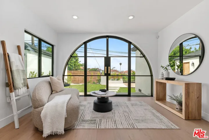 5168 Southridge Avenue, Los Angeles, California 90043
