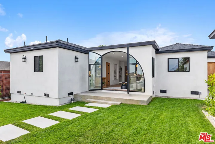 5168 Southridge Avenue, Los Angeles, California 90043