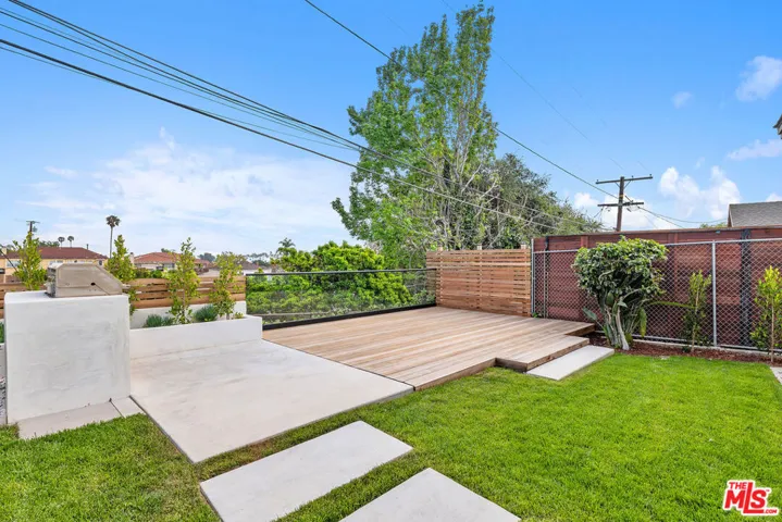 5168 Southridge Avenue, Los Angeles, California 90043