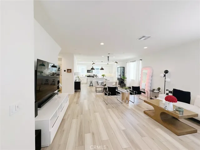 254 N Standard Avenue, Santa Ana, California 92701