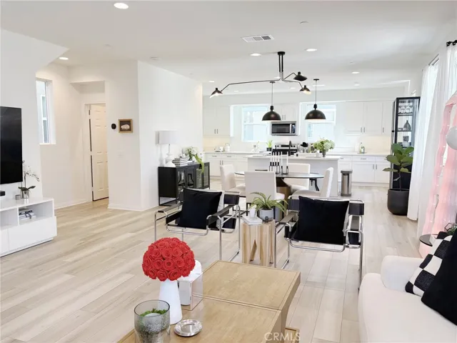 254 N Standard Avenue, Santa Ana, California 92701