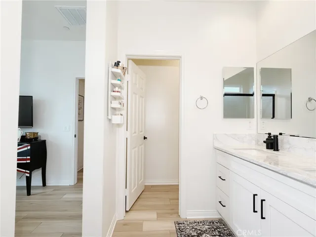 254 N Standard Avenue, Santa Ana, California 92701