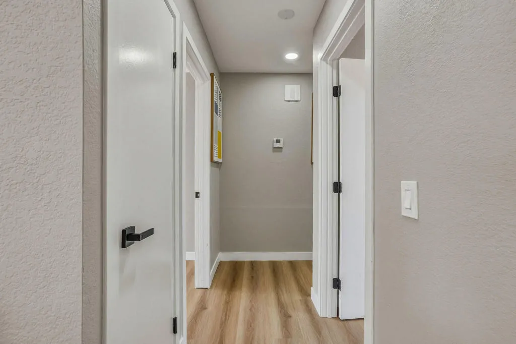 8400annandaleavenue-21 8400annandaleavenue-21