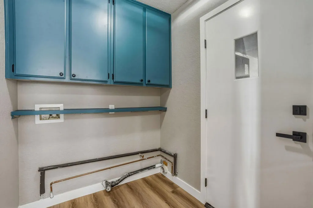 8400annandaleavenue-17 8400annandaleavenue-17