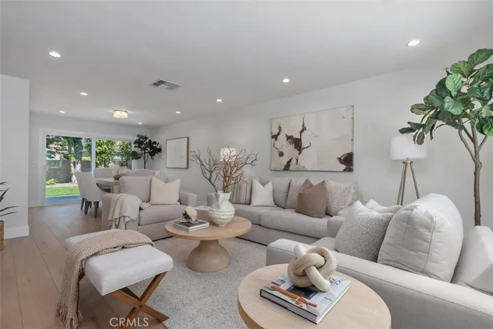 Beautiful Living Room and adjacent Dining Room~