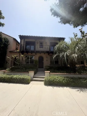2 story home face to Tuilp street