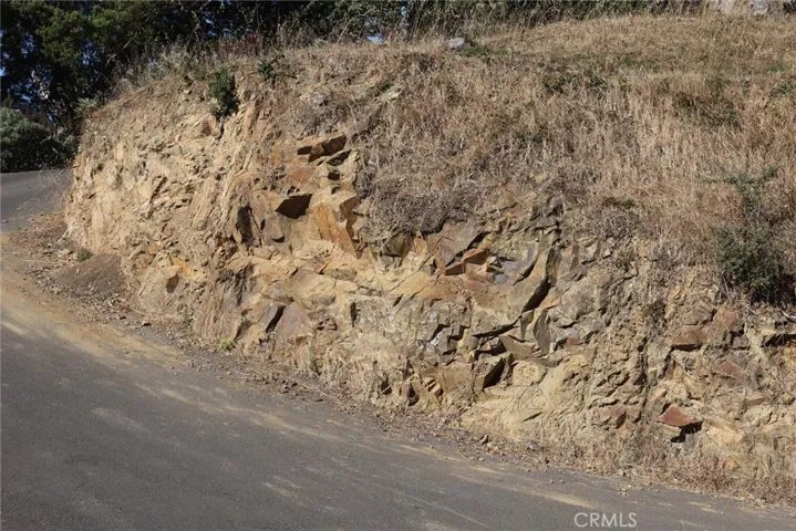Example of underlying fractured bedrock on building sites
