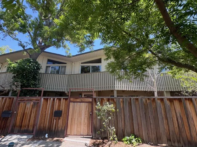 1155 Weyburn Lane 26, San Jose, California 95129