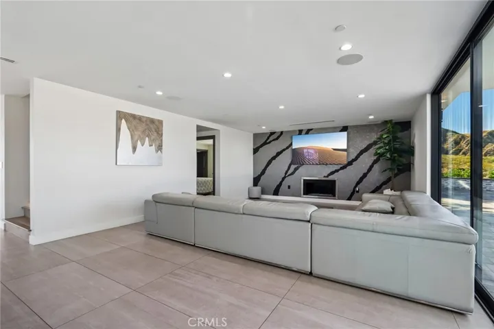 13042 Jolette Avenue, Granada Hills, California 91344