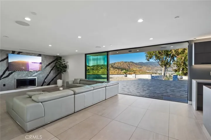 13042 Jolette Avenue, Granada Hills, California 91344
