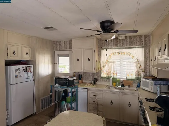 73 Donald Ln, Concord, California 94518