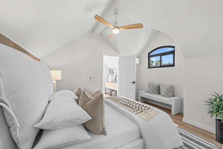 3721 Strandway, San Diego, California 92109