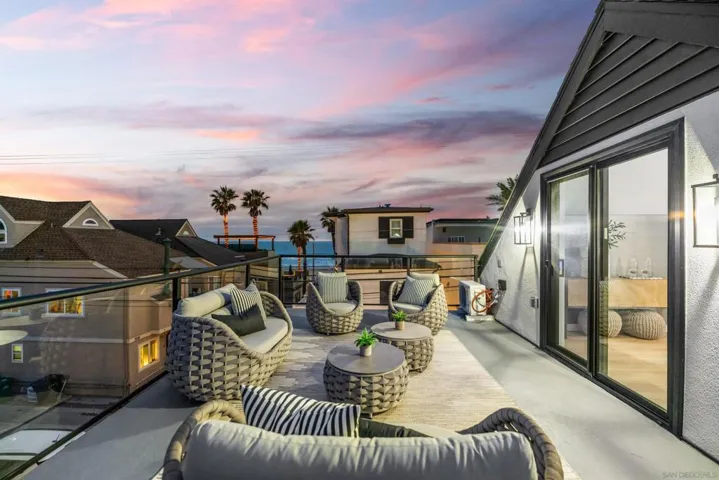 3721 Strandway, San Diego, California 92109