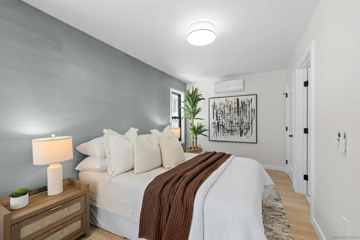3721 Strandway, San Diego, California 92109