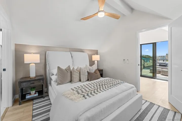 3721 Strandway, San Diego, California 92109