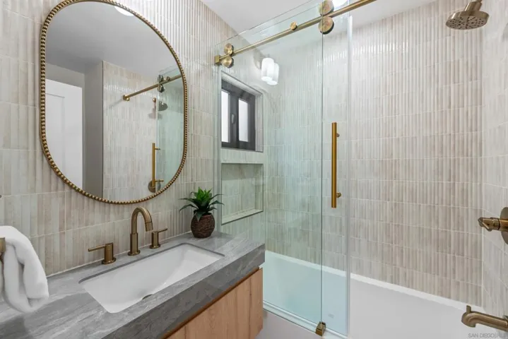 3721 Strandway, San Diego, California 92109