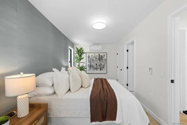 3721 Strandway, San Diego, California 92109