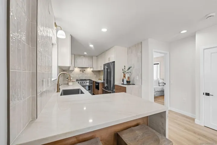 3721 Strandway, San Diego, California 92109