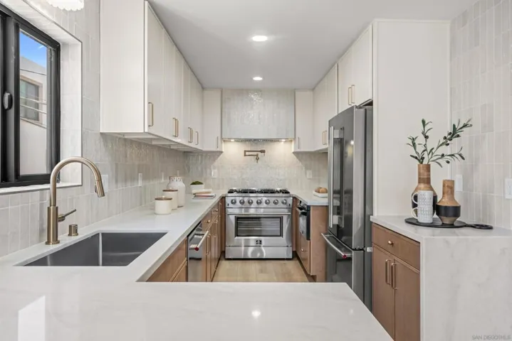 3721 Strandway, San Diego, California 92109