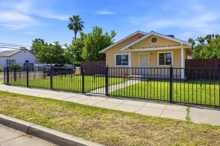 3870 E Nevada Avenue, Fresno, California 93702