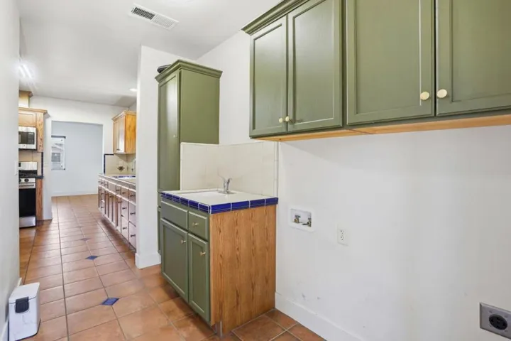 3870 E Nevada Avenue, Fresno, California 93702