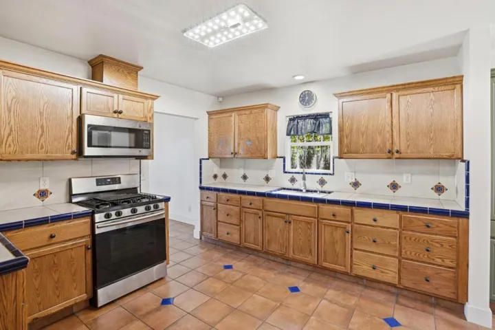 3870 E Nevada Avenue, Fresno, California 93702