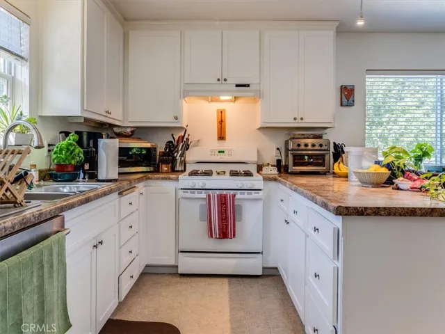 1428 Kitchen