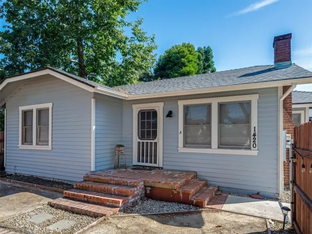 1420 A- Front of House